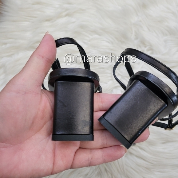 Frame Le Braxton Strappy Sandal In Noir - Picture 5 of 5